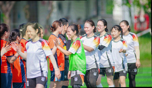 乐鱼用户规模增长与数据节点分布的抽象柱状图